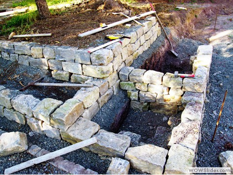 Mauerbau mit Muschelkalksteinen